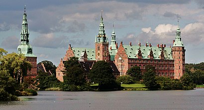 How to get to Frederiksborg Slot with public transit - About the place