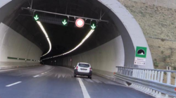 Der Sparvo-Tunnel auf der di valico-Variante.