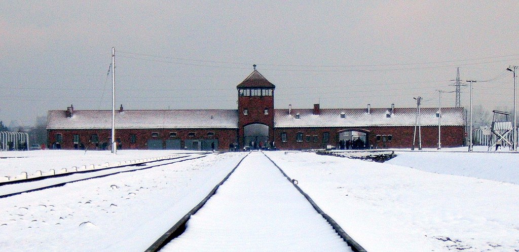  Gate of Auschwitz II, 28 November 2007 (3) 