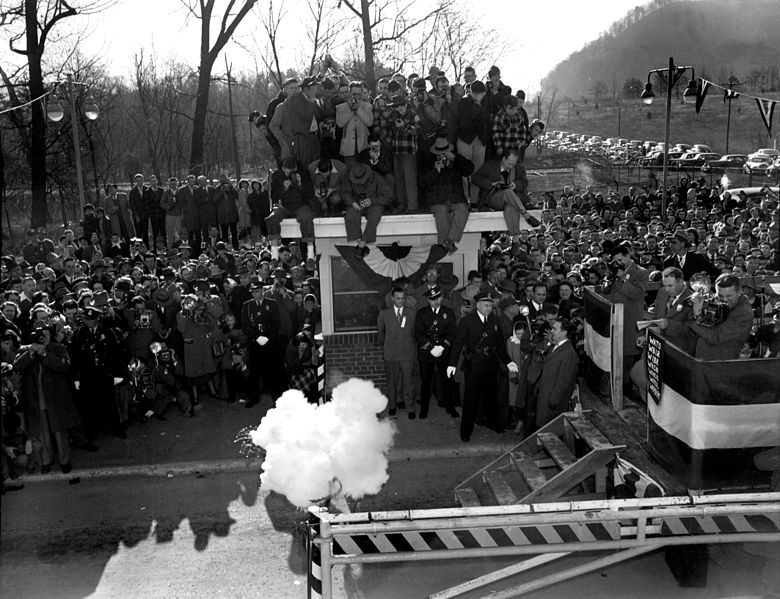 File:Gate opening celebration Elza Gate, Oak Ridge, Tennessee 1949.jpg