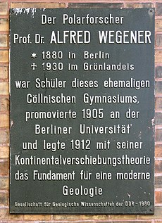 Gedenktafel Wallstr 43 (Mitte) Alfred Wegener.jpg
