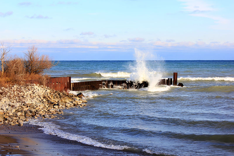 File:Gfp-illinois-beach-state-park-waves-splashes.jpg