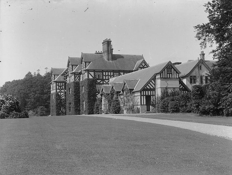 File:Gregynog Hall, Tregynon (1293366).jpg