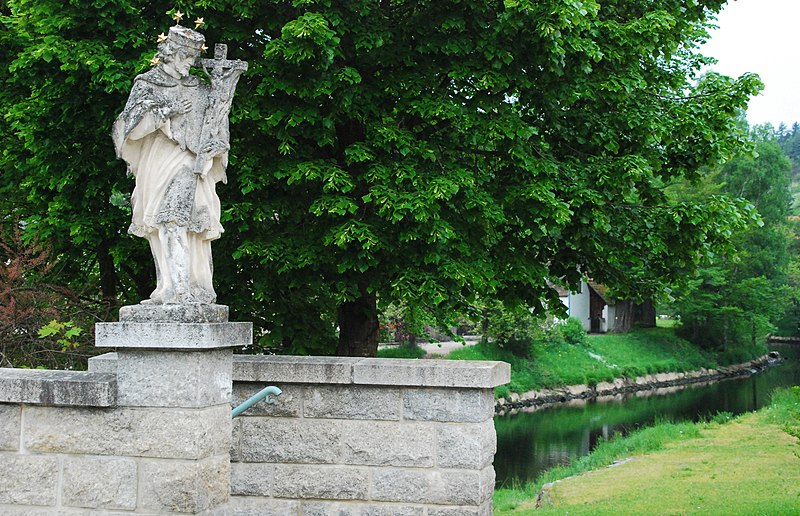 File:GuentherZ 2011-05-14 0192 Krumau am Kamp Statue Johannes Nepomuk.jpg