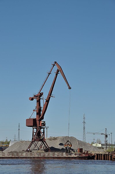 File:Harbour of Nizhnevartovsk 03.jpg