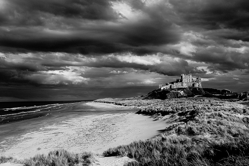 File:Heavy Skies over Bamburgh Castle.JPG