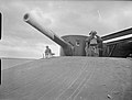 6-inch Breech Loading (BL) gun on top of Horse Sand Fort, 1940 (IWM H 4618)