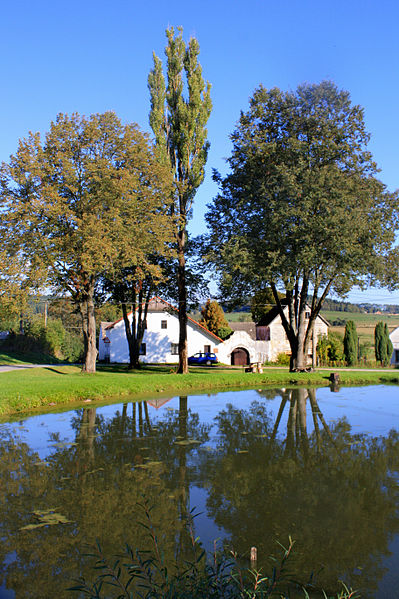 File:Hospříz, Hrutkov, lower pond.jpg