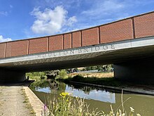 Houlton Bridge as viewed from the Oxford Canal towpath Houlton Bridge, Warwickshire.jpg