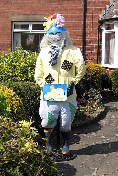 File:Hunsworth Scarecrow Festival 2011 08.jpg