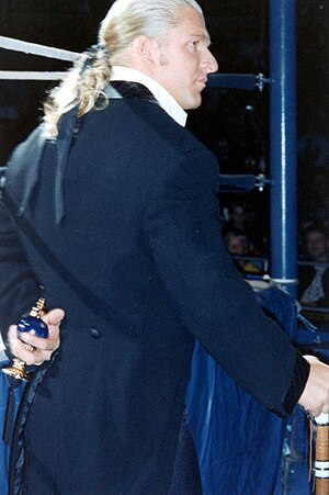 Helmsley wore a tailcoat suit and carried a traditional atomizer perfume bottle to highlight his extreme snobbishness.