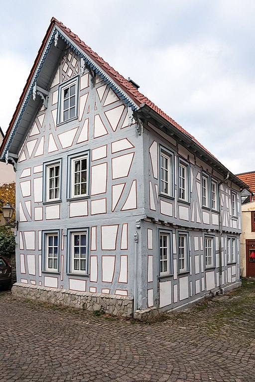 Idstein, Felix-Lahnstein-Straße 6 20161027-002