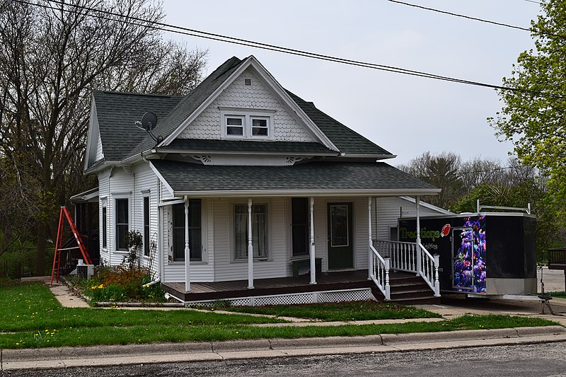 File:Ihm House, Barneveld, WI.JPG