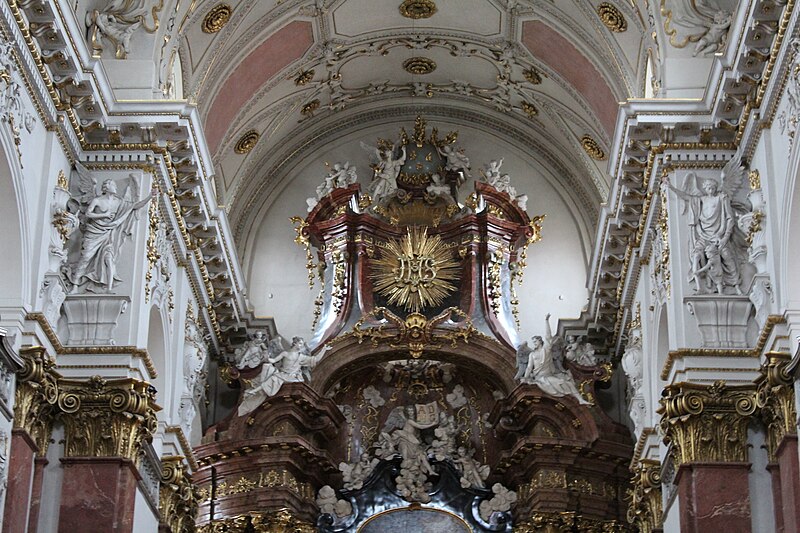 File:Intérieur Église St Ignace Loyola Prague 2.jpg