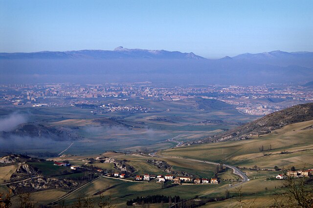 Vista de Pamplona e da sua área circundante