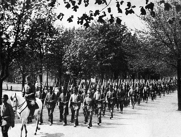 The pioneer company of the 27th Jäger Battalion returning from a parade in Liepāja (Libau) in 1917.