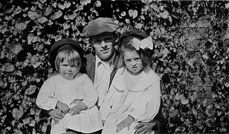 Jack London with daughters Bess (left) and Joan (right).jpg