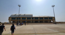 Vue du terminal de l'aéroport de Jaisalmer depuis Apron.png