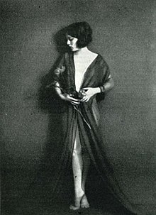Джоселин Ли - Май 1922 г. Tatler.jpg