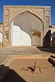 آب نما به همراه ایوان مسجد کبودگنبد