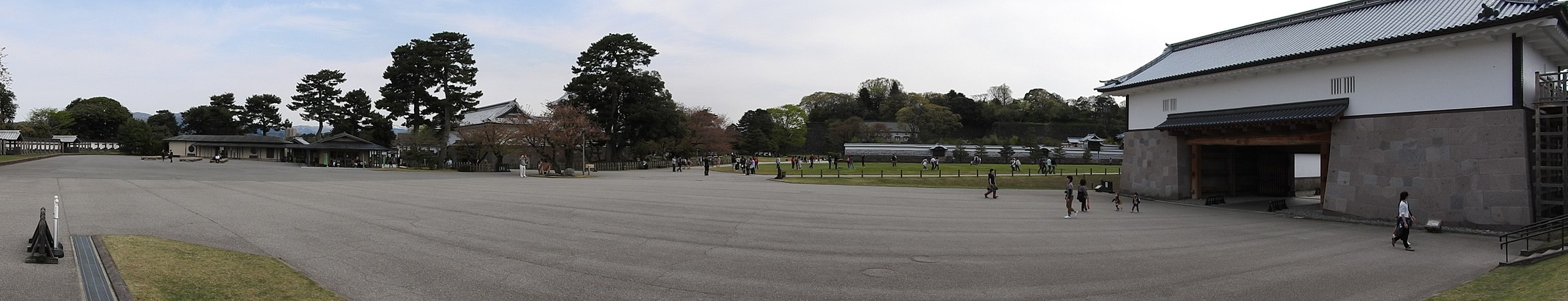 English: Panorama of Kanazawa Castle