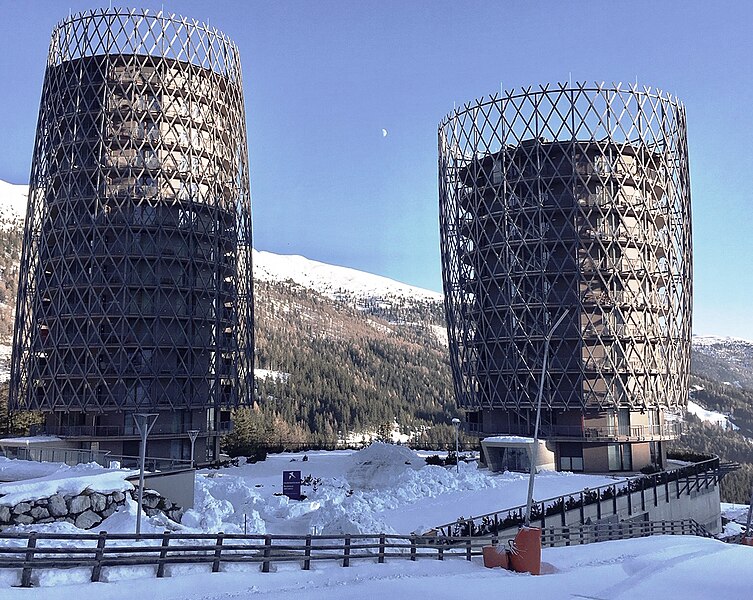 File:Katschberghöhe Apartmenthotel Cristallo am Katschberg, 1641 m üA. Kärnten.jpg