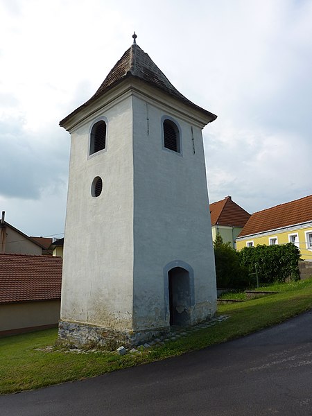 File:Kattau Glockenturm.jpg