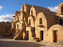 Foto del luogo delle riprese, a Ksar Ouled Soltane, Tunisia, dei set dal quartiere degli schiavi di Mos Espa.