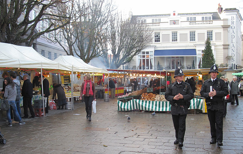 File:Lé Marchi Nouormand La Fête dé Noué 2011 Jèrri 3.jpg