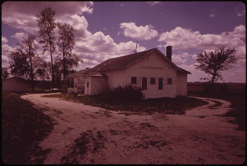 File:LA PRAIRIE CENTER GRADE SCHOOL, CLOSED - NARA - 552456.jpg