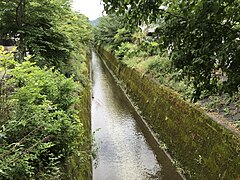 Canal du lac Biwa avant la rivière Takano