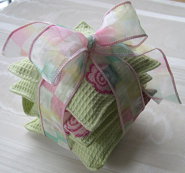 File:Lime-ade Flowers Lavender Sachets.jpg