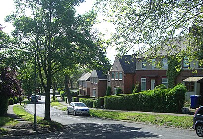 How to get to Sheffield Lane Top with public transport- About the place