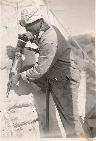 <span class="mw-page-title-main">Luigi Del Bianco</span> Italian-American sculptor