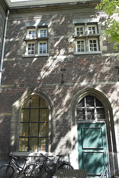 File:Maastricht, Augustijnenkerk, vm pastorie Mariastraat02.JPG