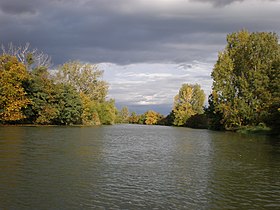 Malý Dunaj pri Zálesí začiatkom októbra.JPG