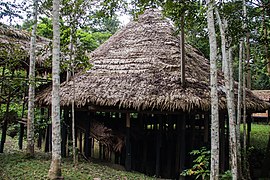 Maloca en Iquitos.jpg