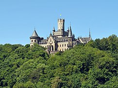 Castillo de Marienburg en verano.jpg