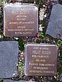 Max + Hilde Bloch, Stolpersteine in der Freiburger Reichsgrafenstraße 16 Hier wohnte Max Bloch Jg. 1894 Flucht Schweiz/Frankreich Nizza misshandelt Gestapo Tot 14.12.1943 Hier wohnte Hilde Bloch geb. Haberer Jg. 1899 Flucht 1936 Schweiz Frankreich versteckt überlebt