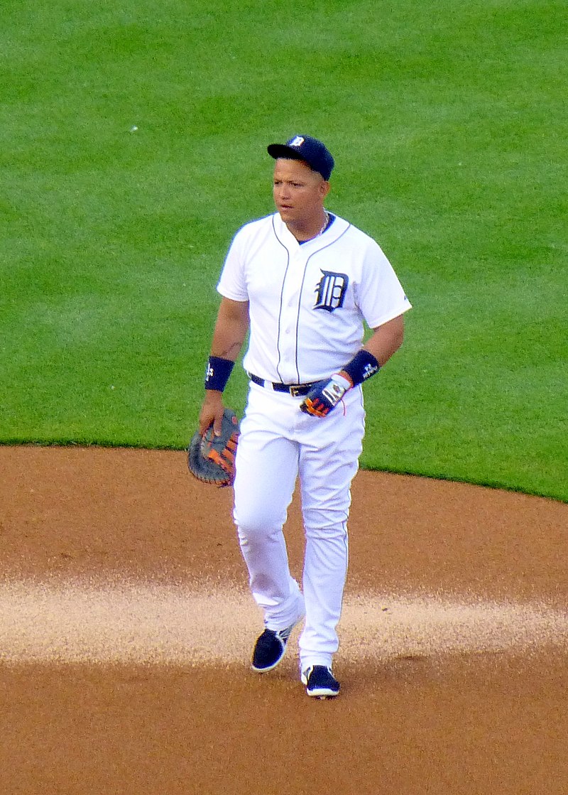 File:Miguel Cabrera on May 12, 2014 (1).jpg - Wikimedia Commons