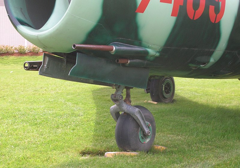 File:Mikoyan MiG-17 cannon detail, Seattle Museum of Flight, Washington.jpg