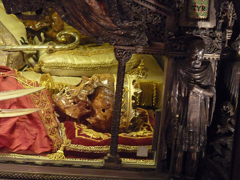 File:Milan Basilica Sant'Ambrogio Skull of Saint Ambrose.JPG