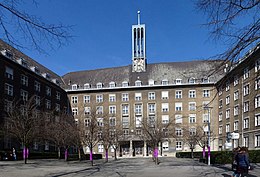 Moabit Rathaus Tiergarten.jpg