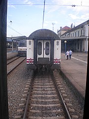 Español: Rama de A Coruña fotografiada desde la rama de Vigo durante la maniobra de acople del Estrella Galicia, destino Barcelona, en la estación de Monforte de Lemos.