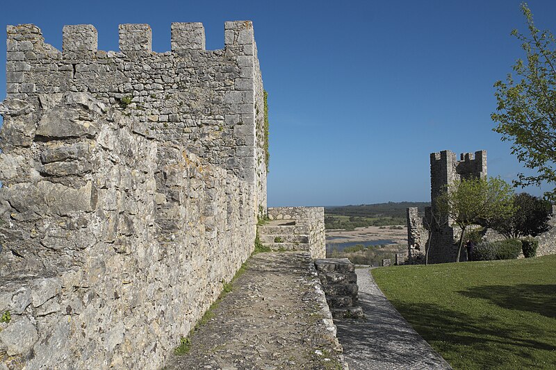 File:Montemor-o-Velho Castelo 274.jpg