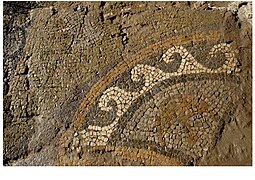 Fragment de mosaïque retrouvée dans les bains.