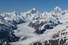 Mount Salisbury i Mount Tlingit.jpg