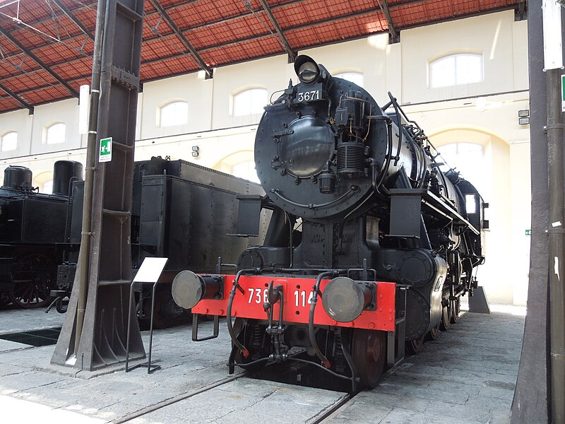 File:Museo nazionale ferroviario di Pietrarsa - locomotiva 736.114.jpg