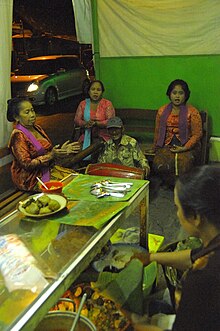 Nasi liwet warung in Solo. Nasi Liwet A.JPG