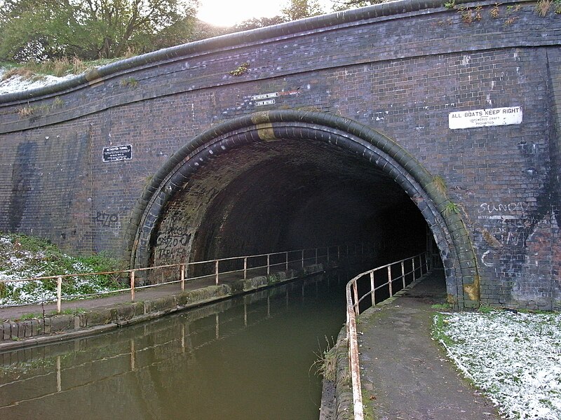 File:Netherton Tunnel northern portal QF.jpg